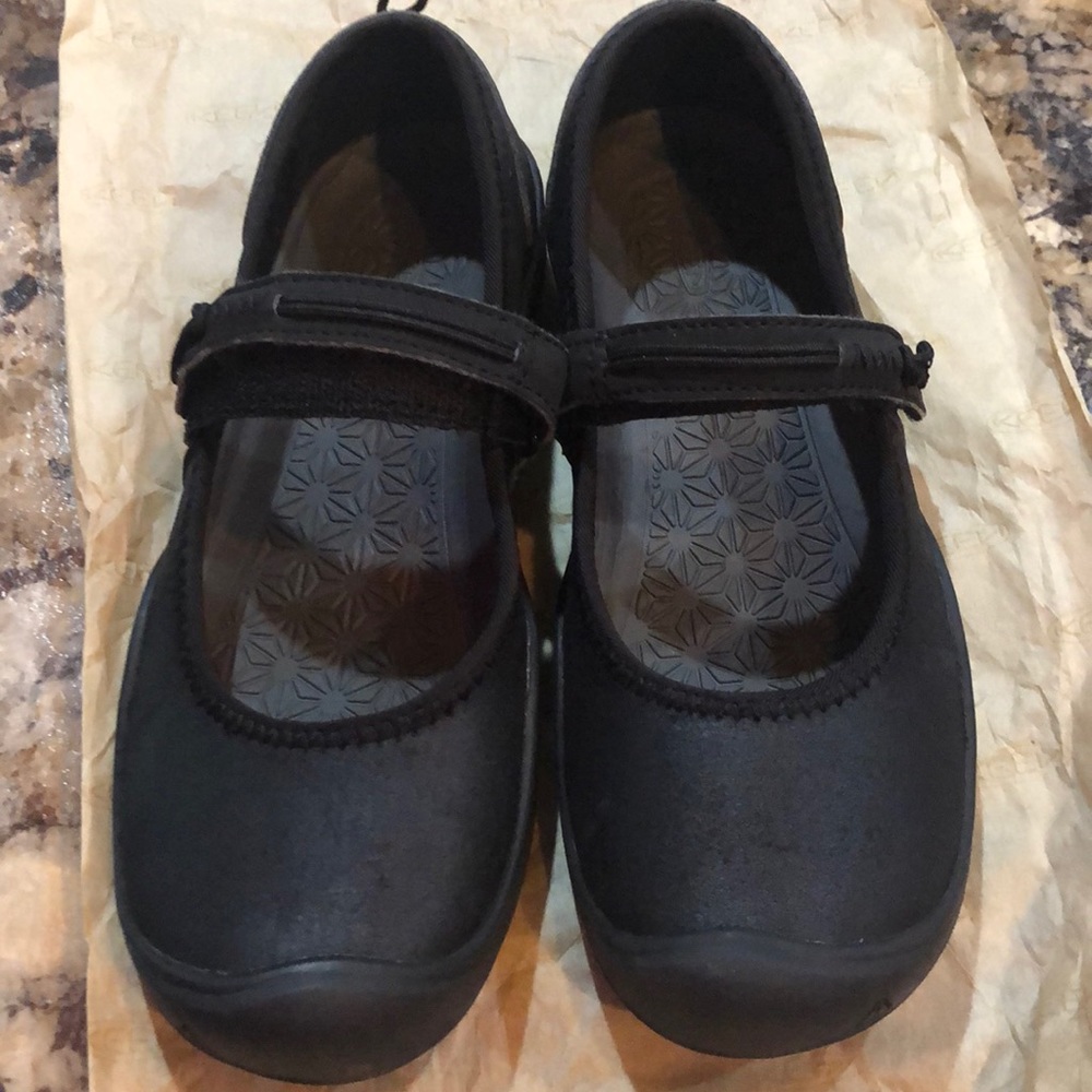 Keen moxie Mary Jane girls size 2